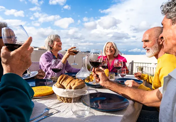 Dining & Activities